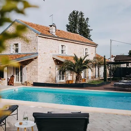 San Lorenzo Villa *